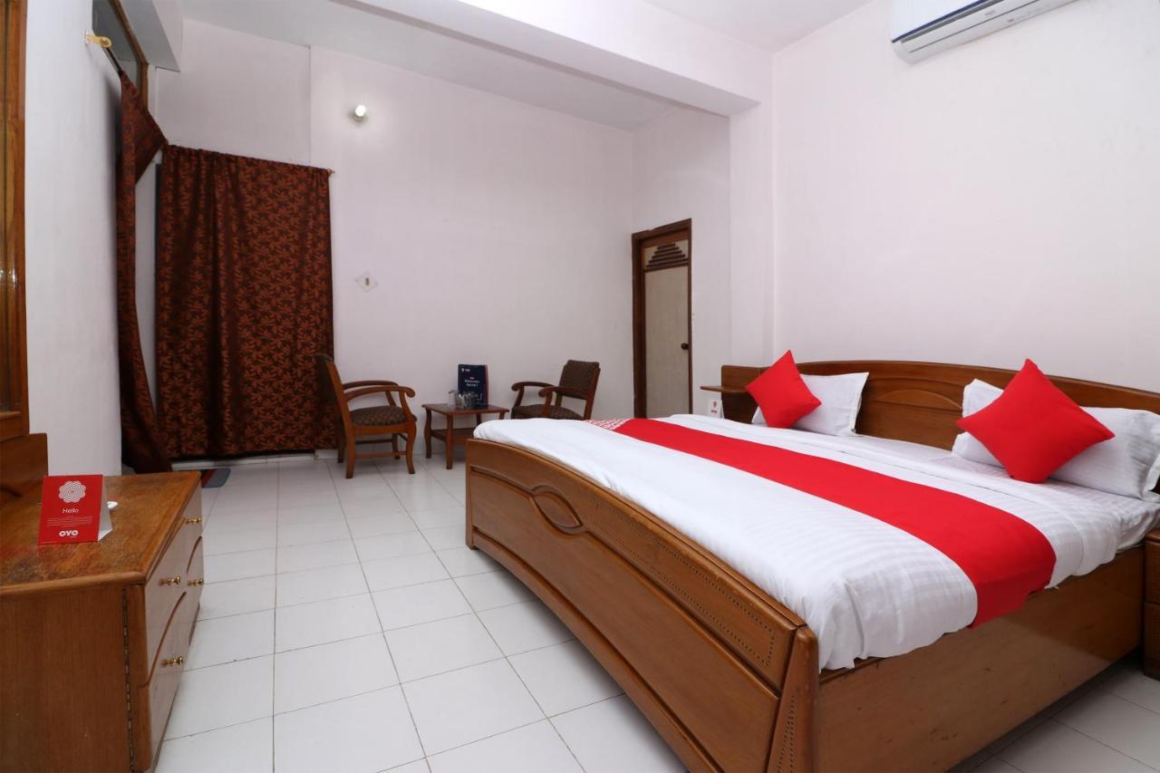 Oyo 16112 Hotel Uruvela International Bodh Gaya Dış mekan fotoğraf
