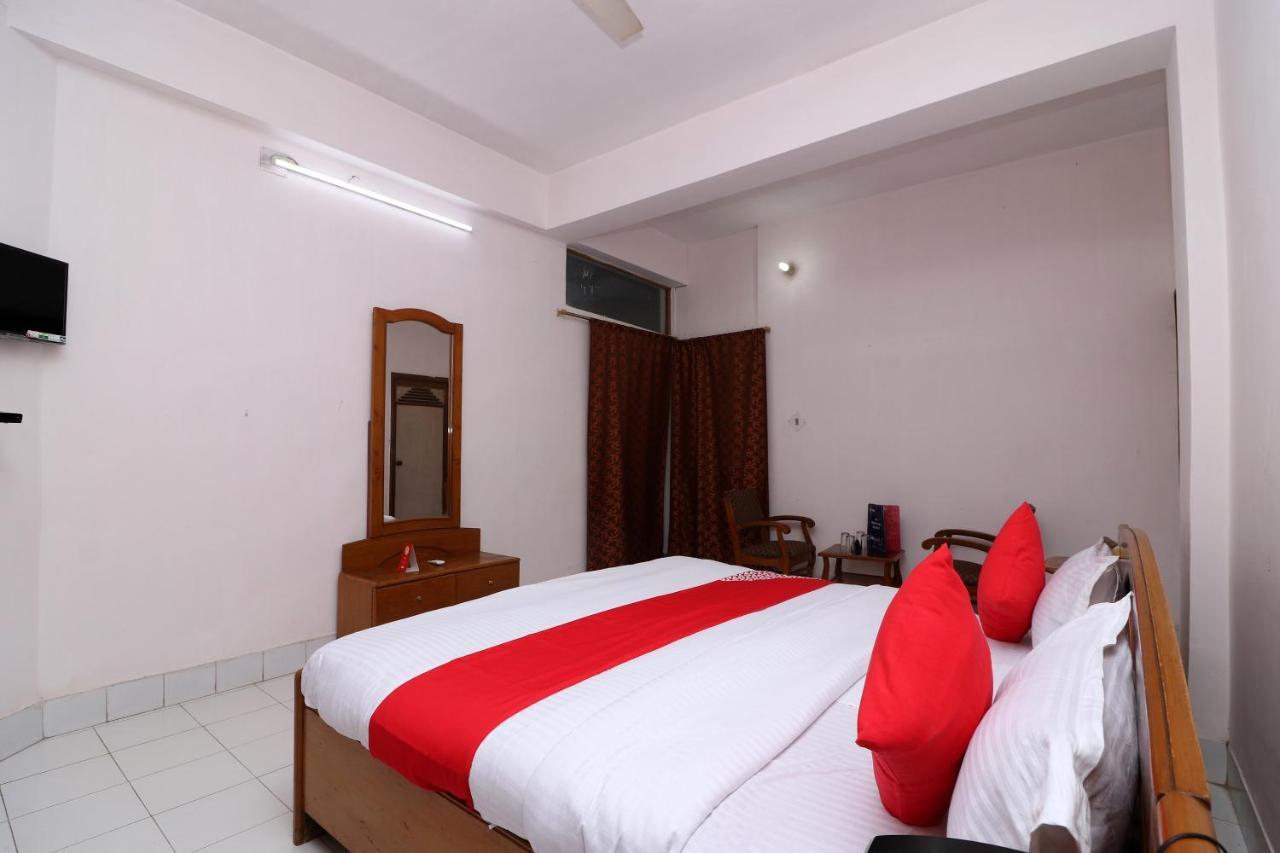 Oyo 16112 Hotel Uruvela International Bodh Gaya Dış mekan fotoğraf