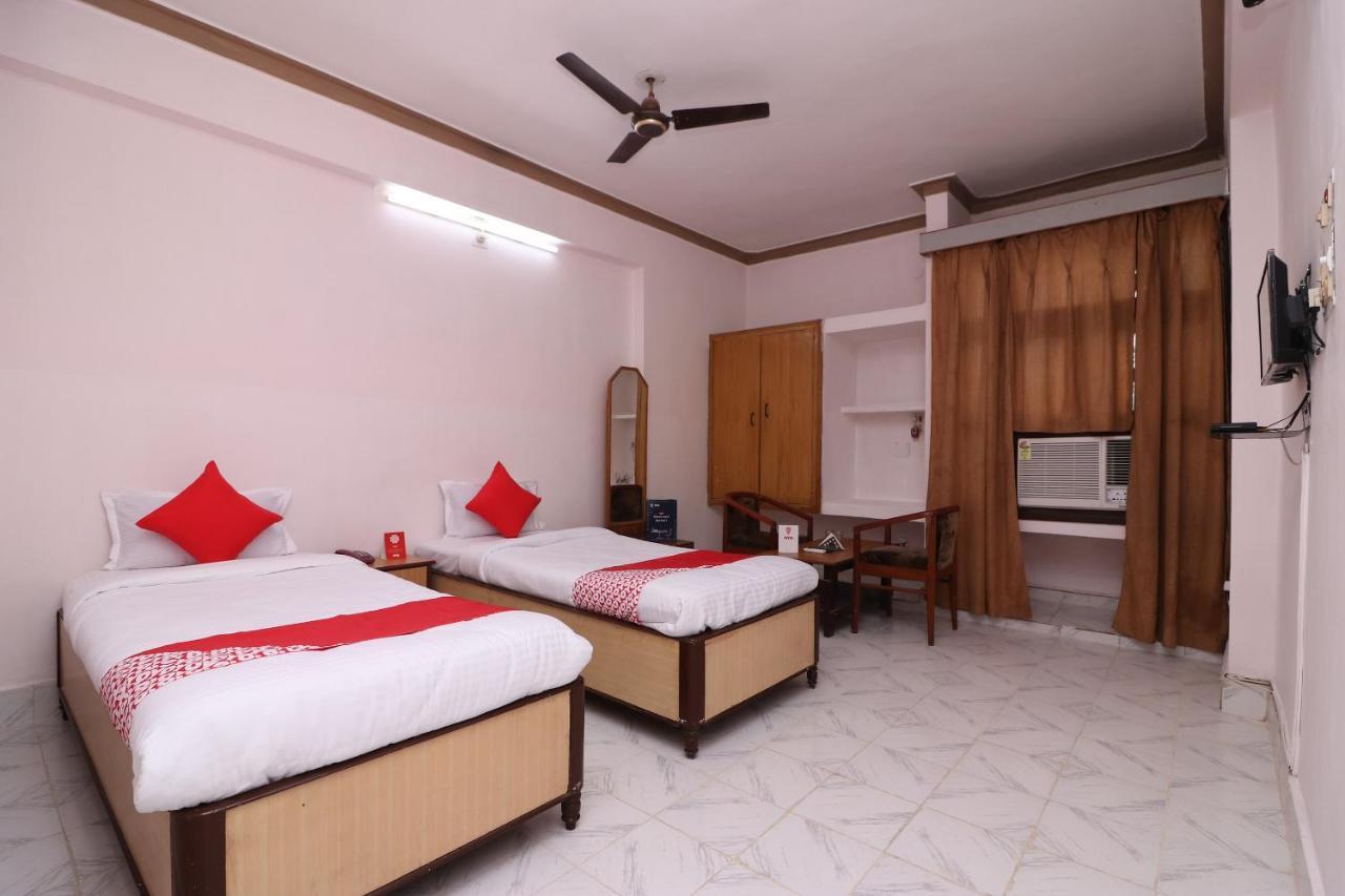 Oyo 16112 Hotel Uruvela International Bodh Gaya Dış mekan fotoğraf