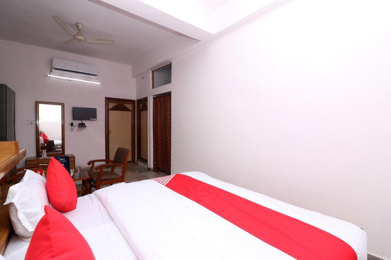 Oyo 16112 Hotel Uruvela International Bodh Gaya Dış mekan fotoğraf