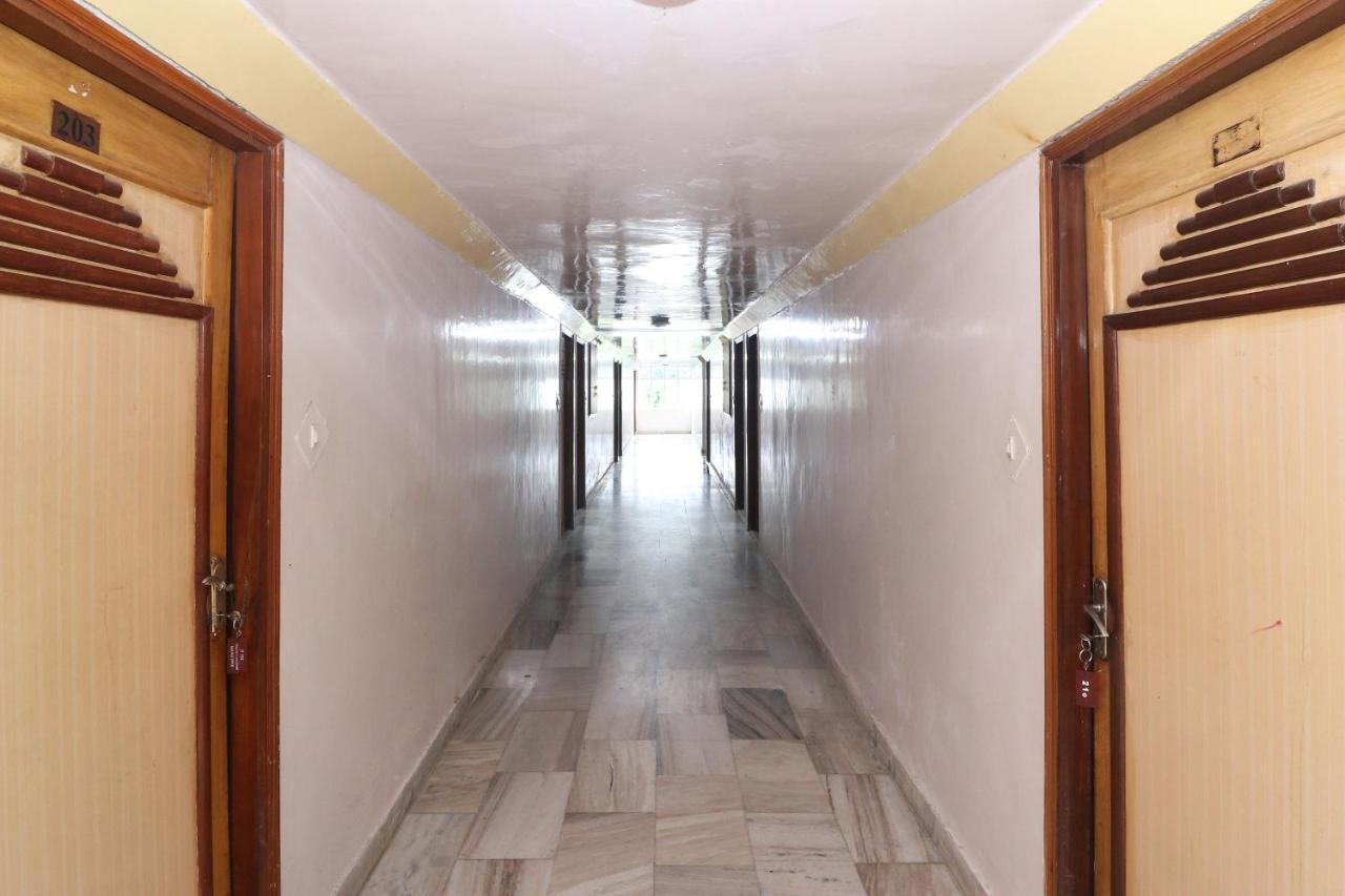 Oyo 16112 Hotel Uruvela International Bodh Gaya Dış mekan fotoğraf