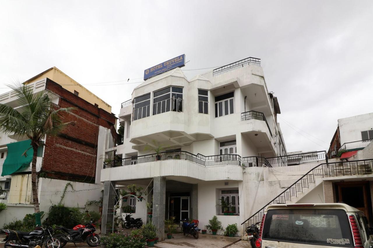 Oyo 16112 Hotel Uruvela International Bodh Gaya Dış mekan fotoğraf