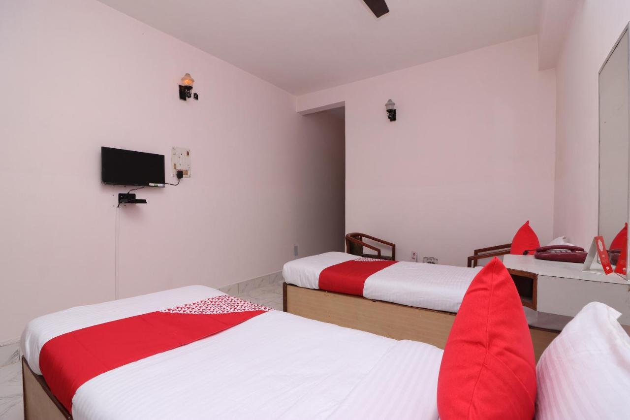 Oyo 16112 Hotel Uruvela International Bodh Gaya Dış mekan fotoğraf